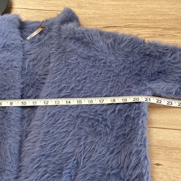 Free people women’s cardigan, medium size, W21,L31 - Picture 5 of 7